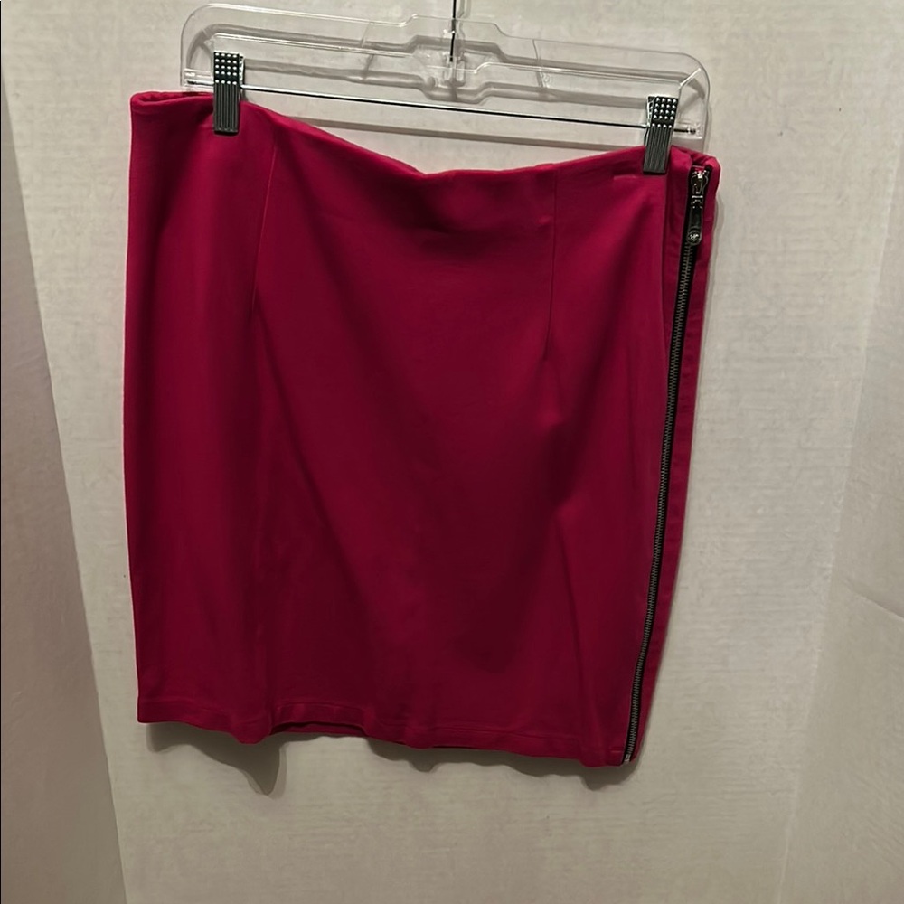 Stylish Pink Skirt with Side Zipper.  Knit fabric.  19.5” long